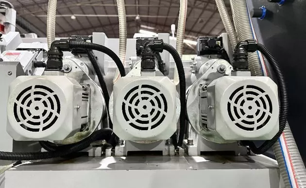 Motor de diseño patentado de Hiseng para máquina de doble Borde de línea recta