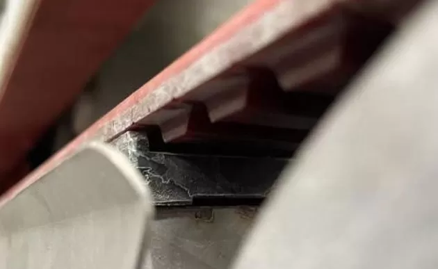 Estructura de transmisión patentada para línea recta máquina de doble borde