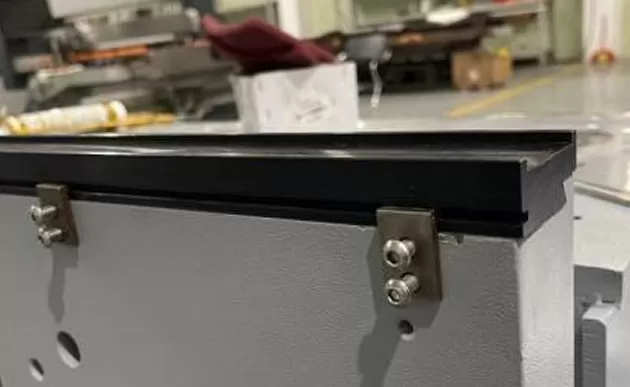 Estructura de transmisión patentada para línea recta máquina de doble borde